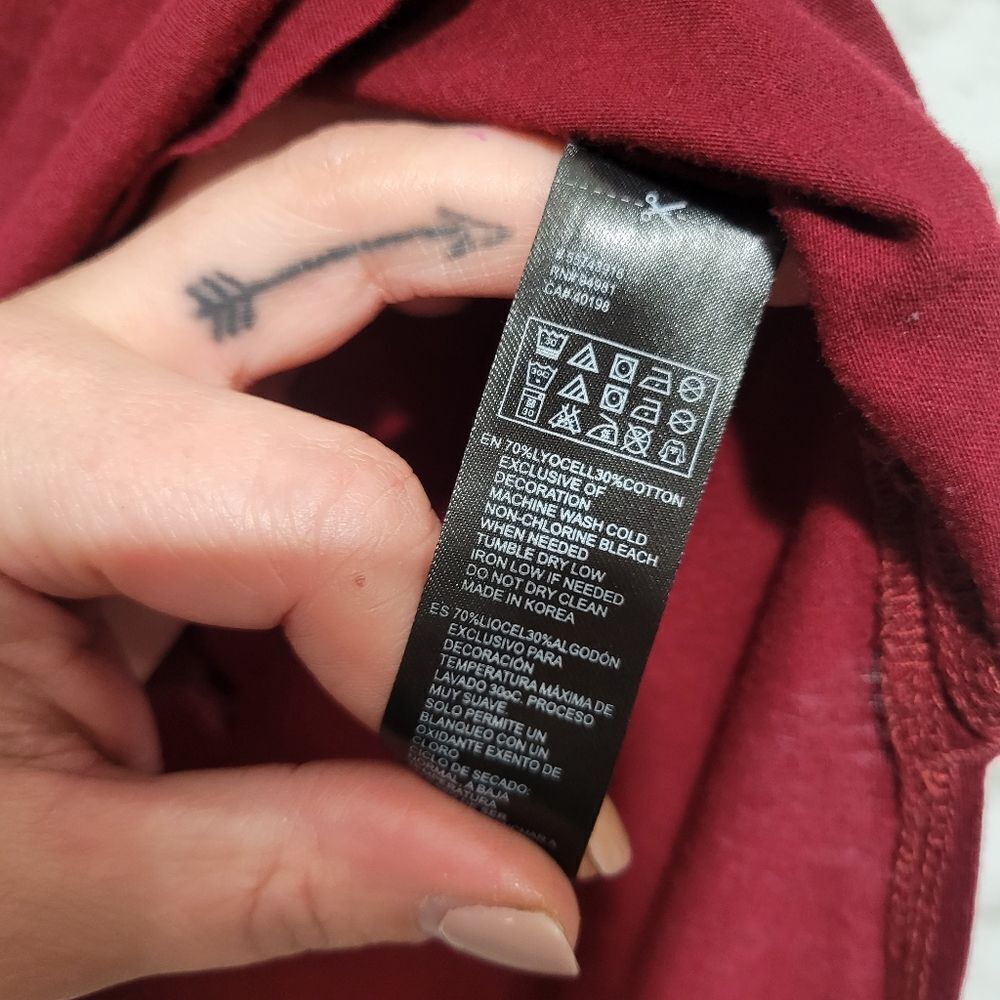 Forever 21 dark red tee - Picture 10 of 16